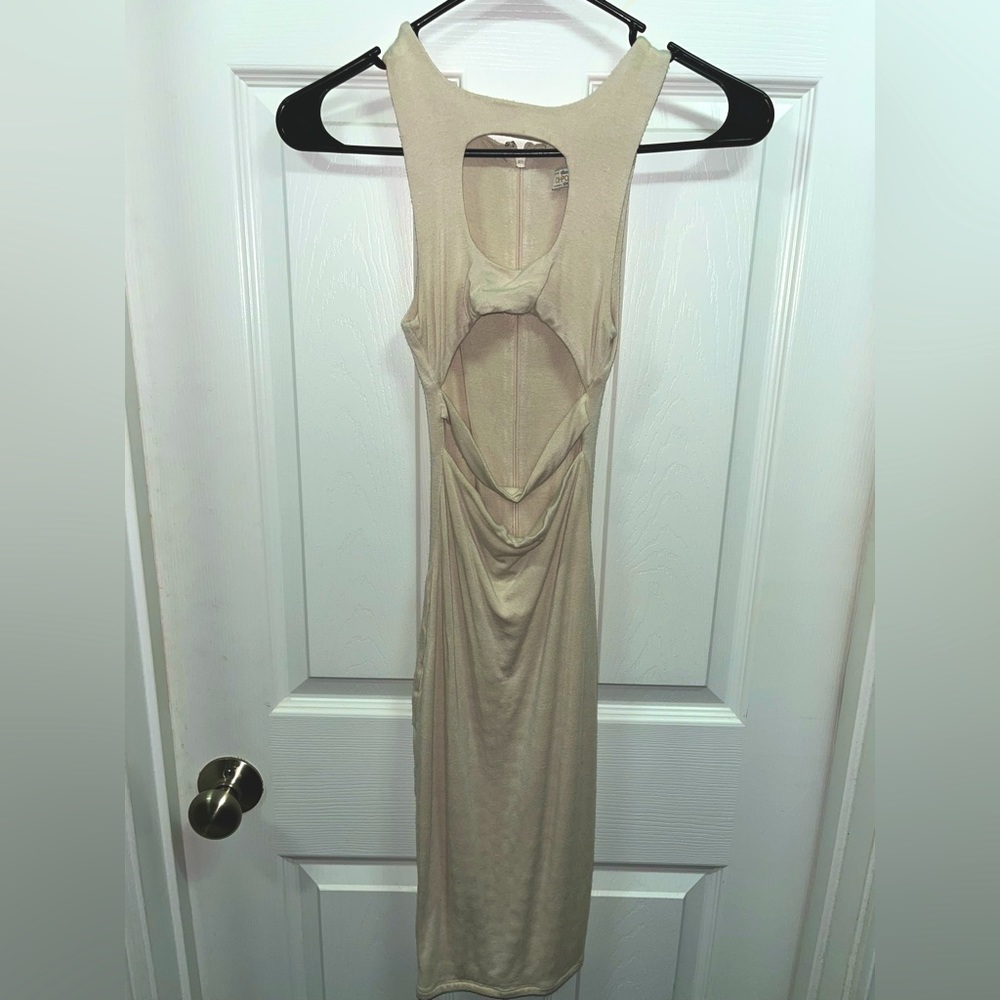 Sexy cut out midi dress in pale pink